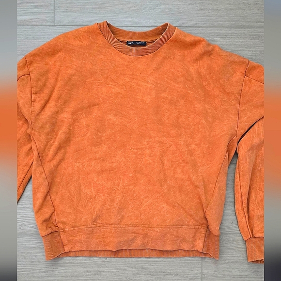 Zara Sweatshirt - Picture 3 of 4